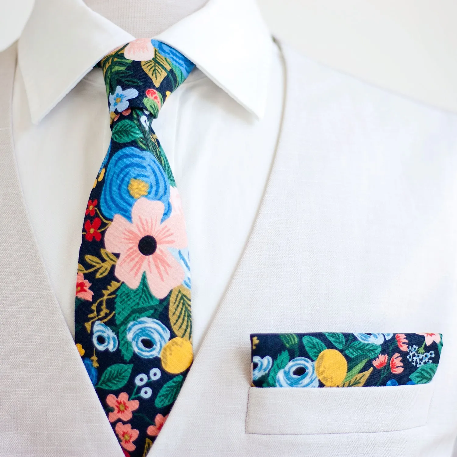 Men's Freestyle Self-Tie Bow Tie / Garden Party In Navy